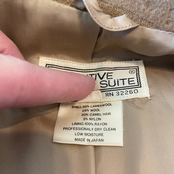 Caramel Hair Women’s Suit Set - Picture 6 of 16